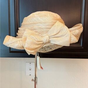 Grevi Hat Tag with Soft Pink Accent